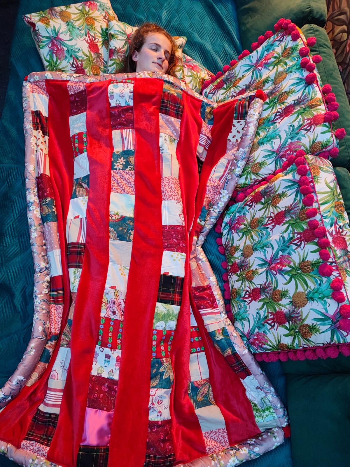 Couverture d endormissement rouge patchwork therapeutique fifi au jardin i2