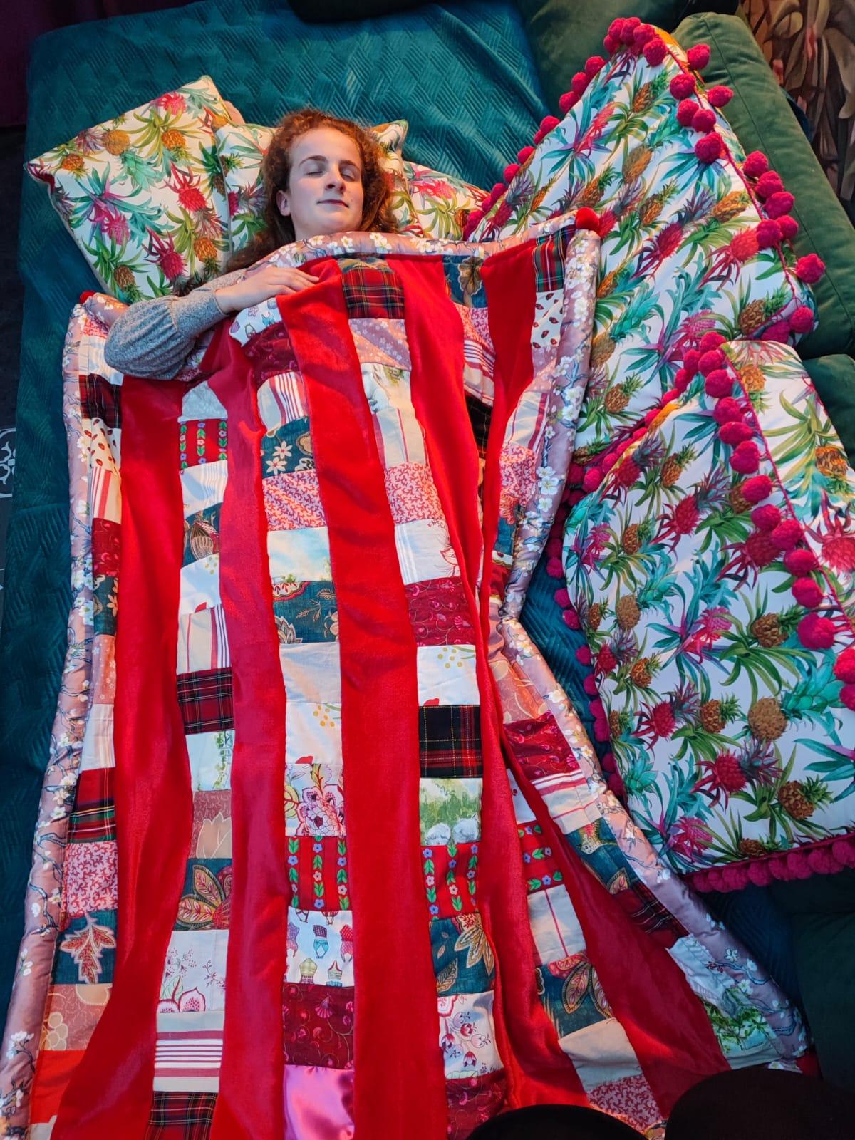 Couverture d endormissement rouge patchwork therapeutique fifi au jardin i3