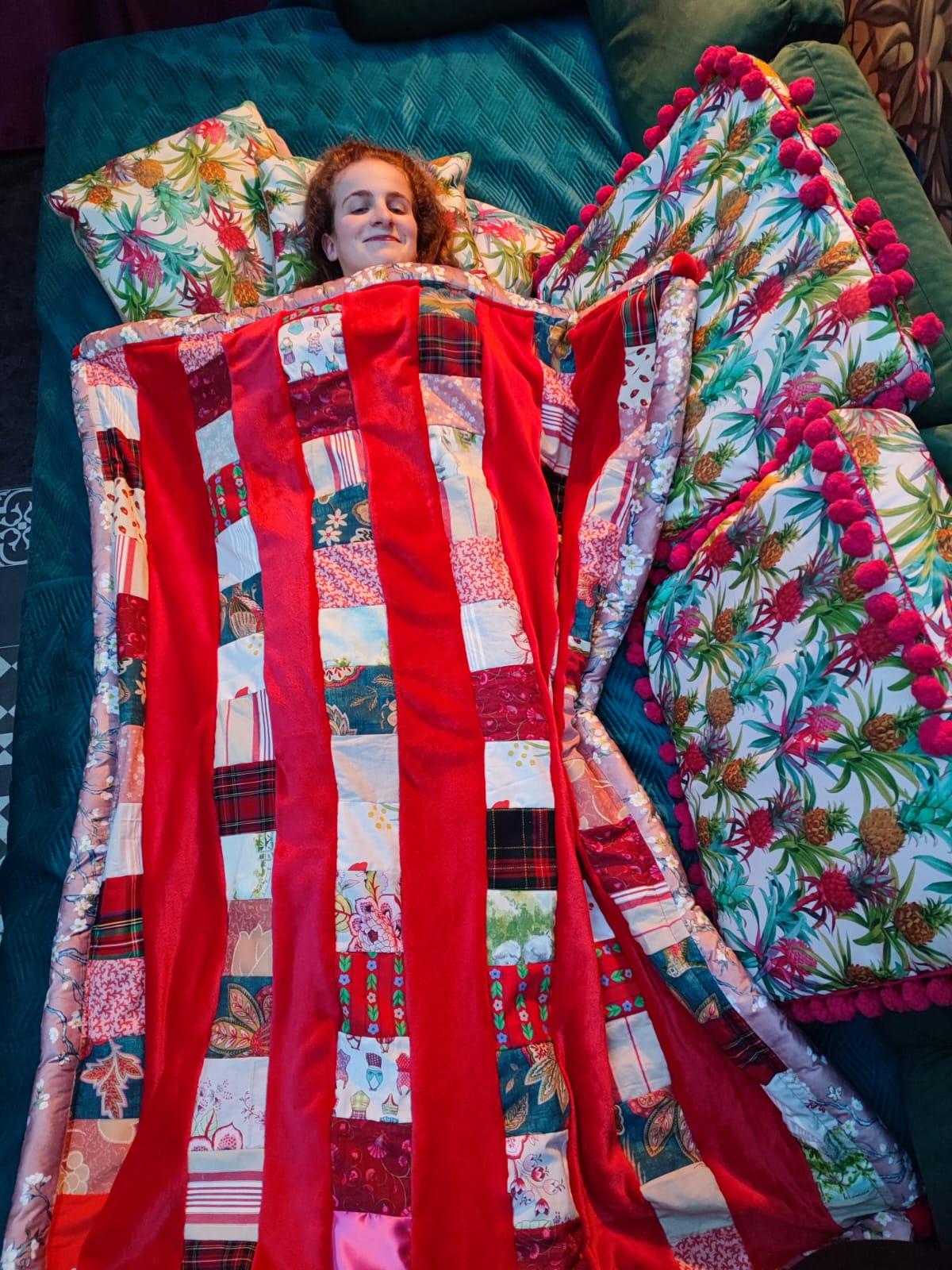 Couverture d endormissement rouge patchwork therapeutique fifi au jardin i7
